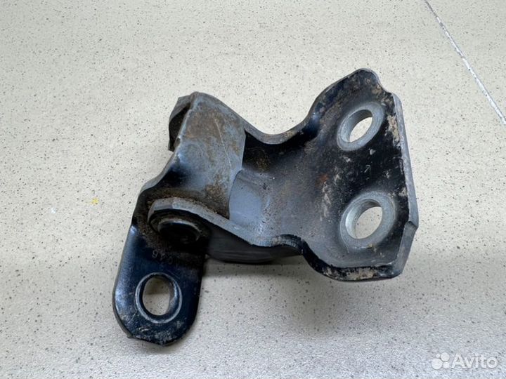 Петля двери передней левая Toyota Rav4 2006-2012
