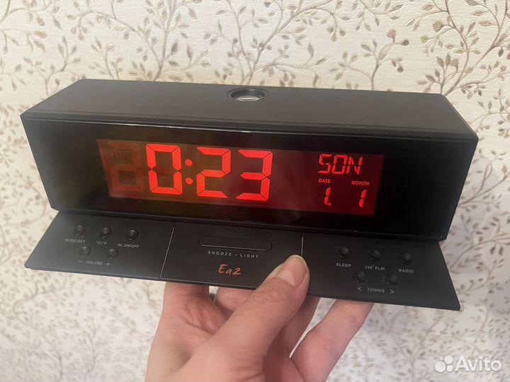 Часы электронные настольные