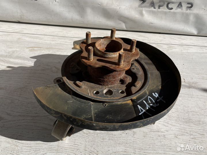 Infiniti FX 50 Цапфа задняя