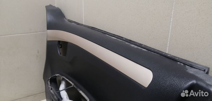 Обшивка двери передней правой V5 2013