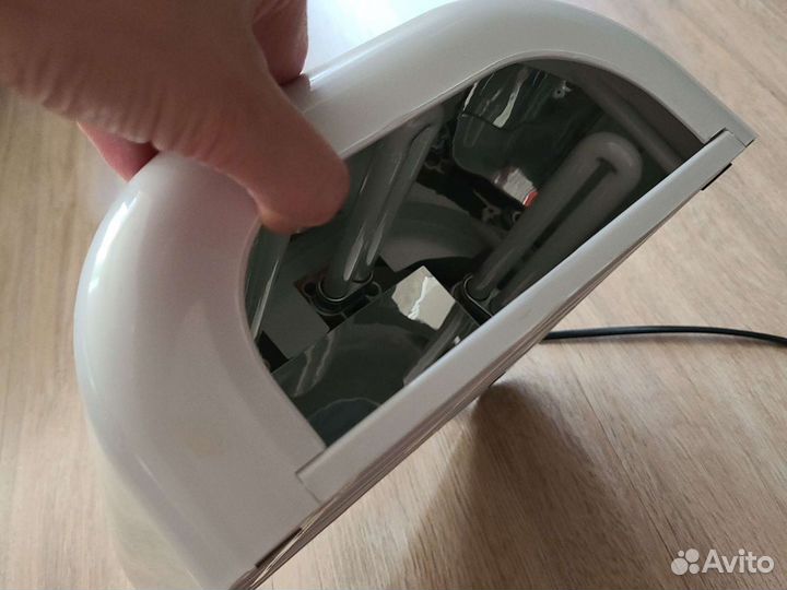 Лампа и гели для маникюра