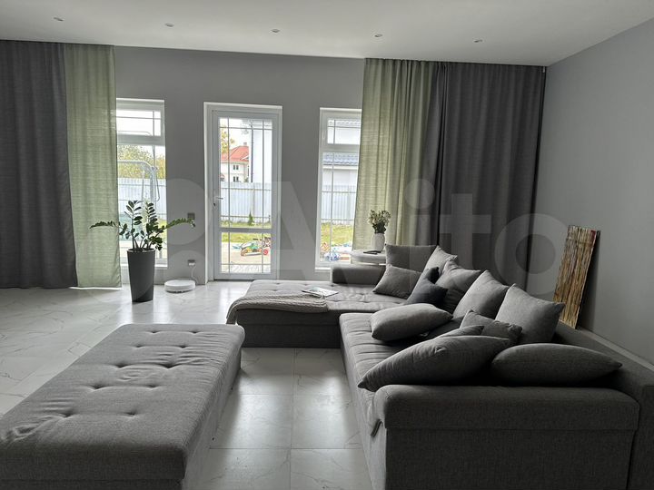 Таунхаус 175 м² на участке 6 сот.