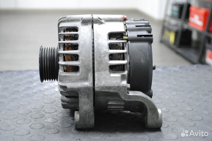 Генератор BMW E90, X1 E84, X3 E83 2.0 Diesel б/у