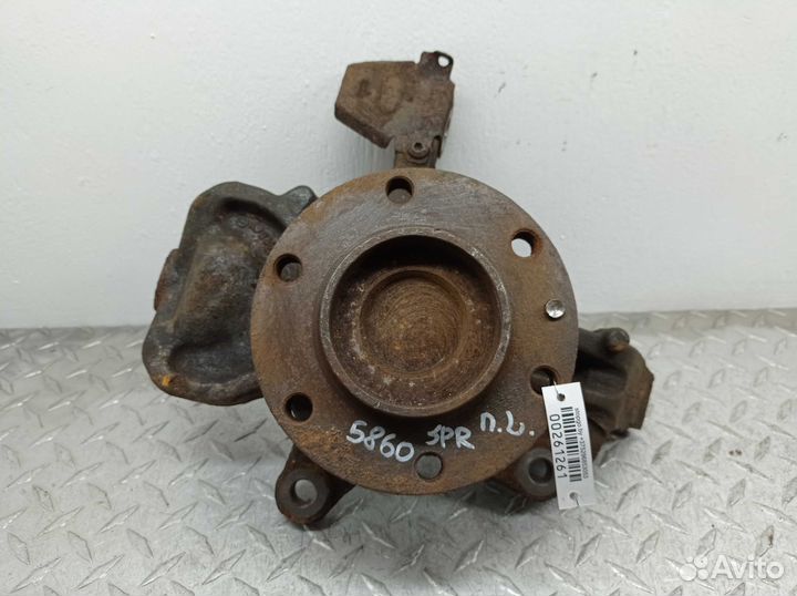 Кулак L Mercedes Sprinter W906 9063304920