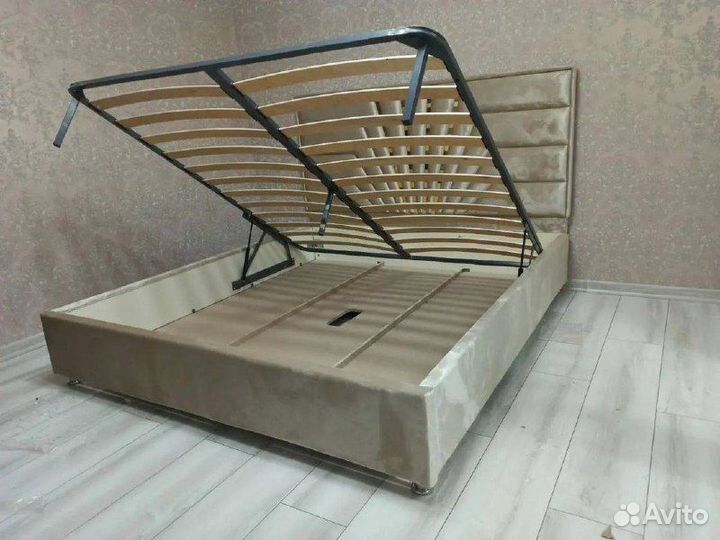 Кровать