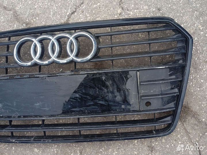Решетка радиатора Audi A7 4G8853651G