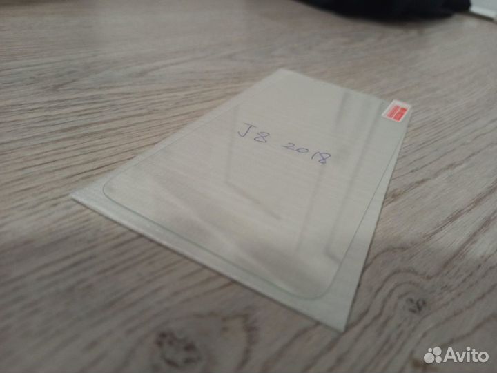 Защитное стекло для samsung j8