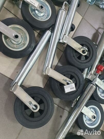 Опорное колесо с хомутом крепления