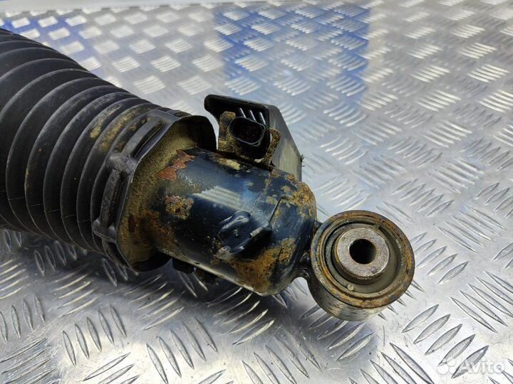 Амортизатор задний левый Volkswagen Touareg 3.6