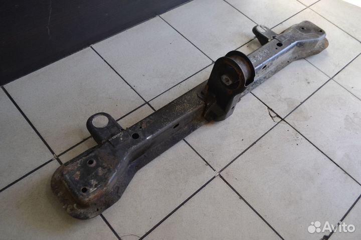 Балка под радиатор Dodge Stratus 1