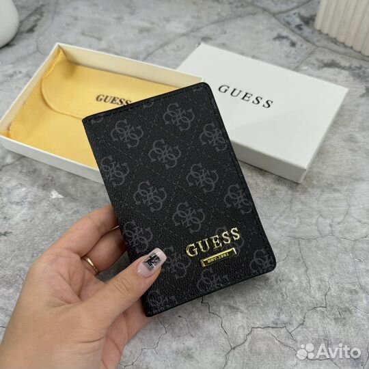 Обложка Guess на паспорт