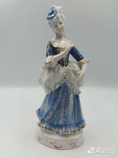 Статуэтка фарфор винтаж 