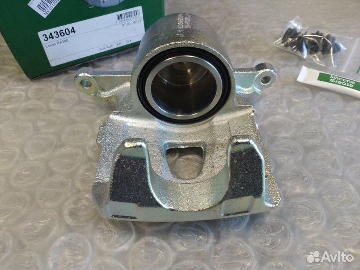 Суппорт тормозной передний левый Lexus Rx300 1mzfe