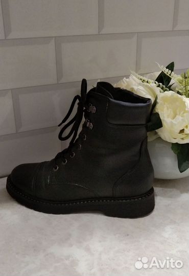 Ботинки женские зимние нат. кожа,нат.мех 35-36 р