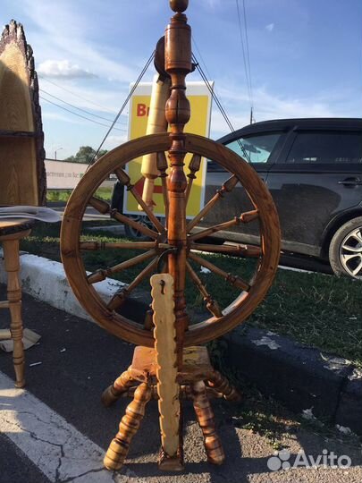 Стол и стулья