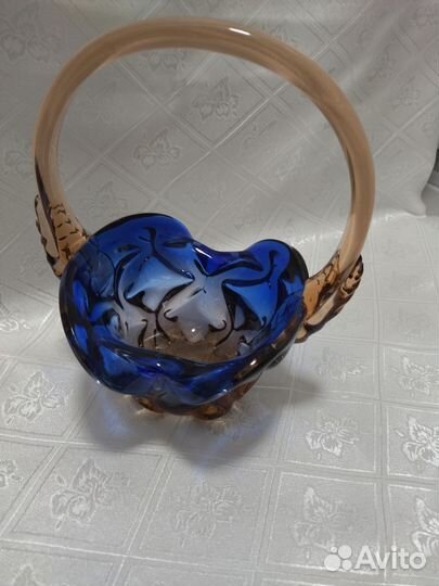 Ваза в виде корзины из цветного стекла СССР