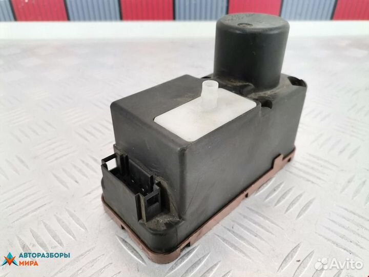 Компрессор центрального замка Volkswagen Polo 3