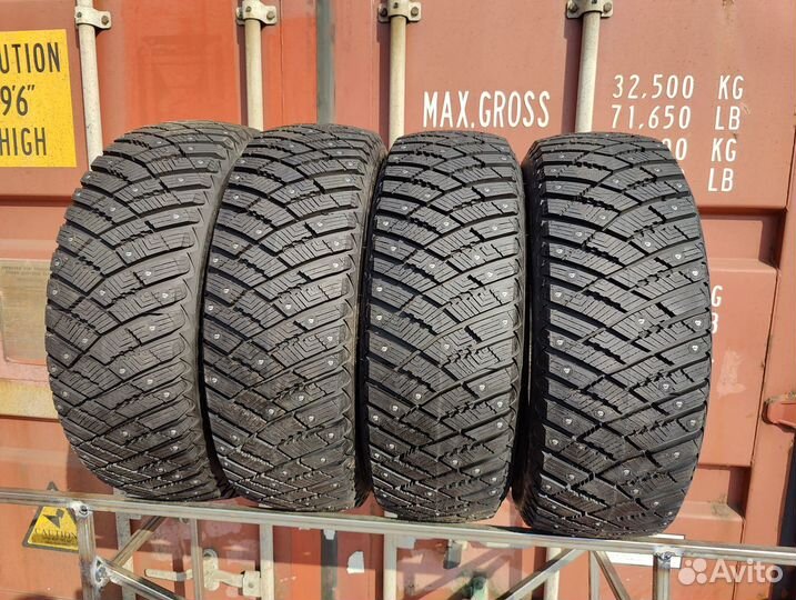Goodyear UltraGrip Ice Arctic SUV 215/60 R17 100T
