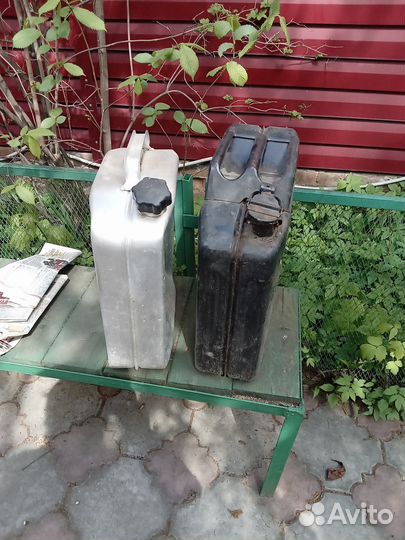 Канистры 2 шт