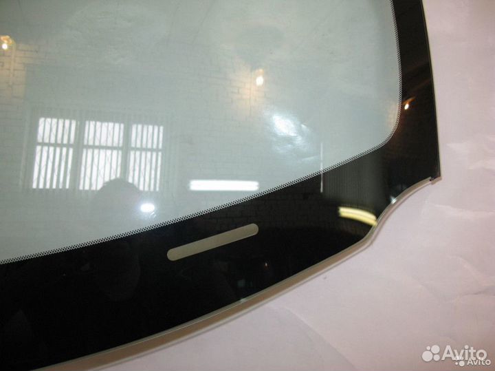 Лобовое стекло на Volkswagen Golf 5