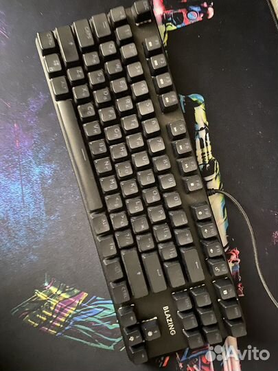 Игровая клавиатура, мышь и коврик