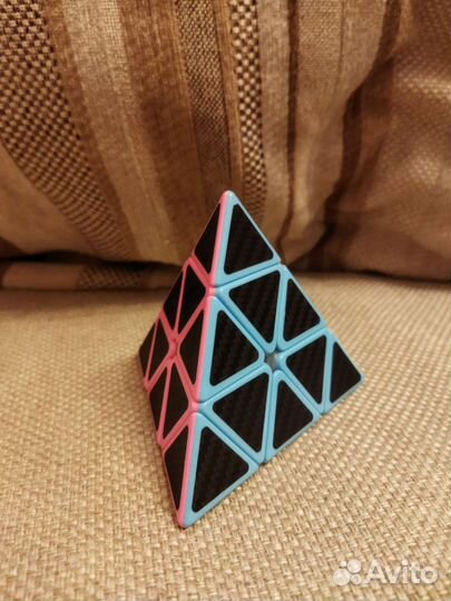 Кубик рубика пирамида
