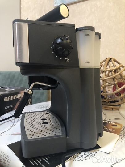 Кофеварка рожковая redmond RSM-1503
