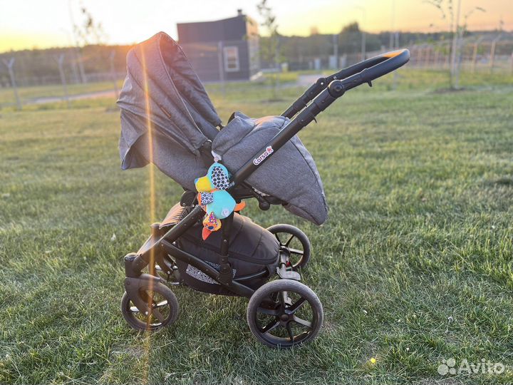 Прогулочная коляска
