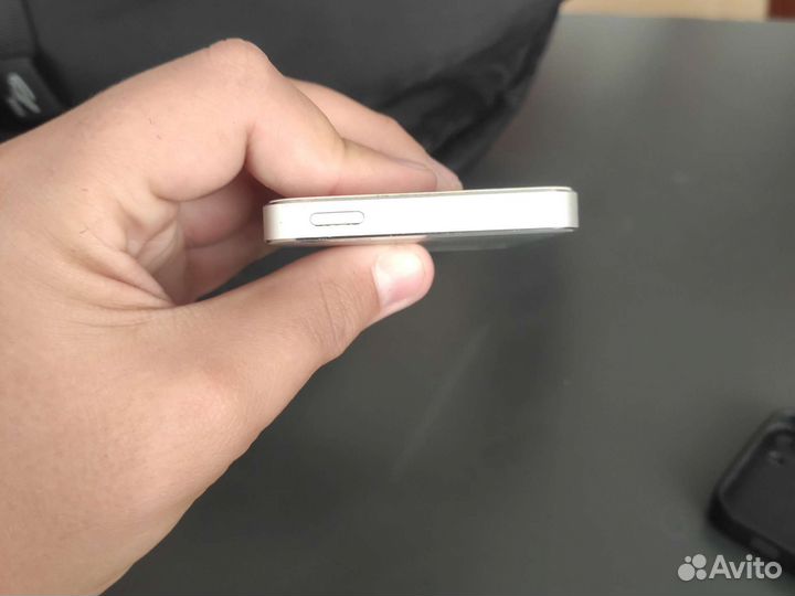 Телефон iPhone 5s