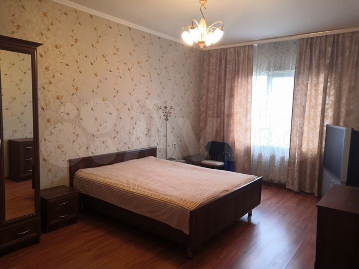 3-к. квартира, 86 м², 8/17 эт.