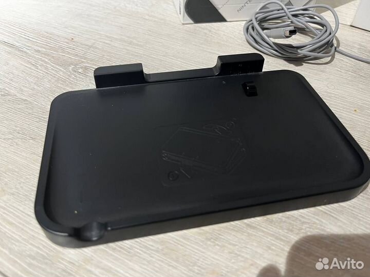 Nintendo 3DS XL + подставка с зарядкой