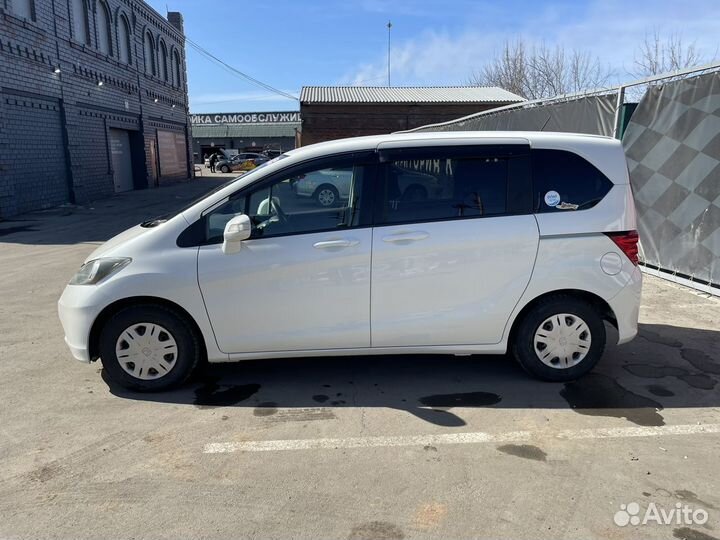 Honda Freed 1.5 CVT, 2011, 115 140 км