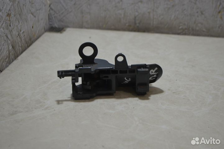 Ручка внутренняя передняя правая Toyota Yaris