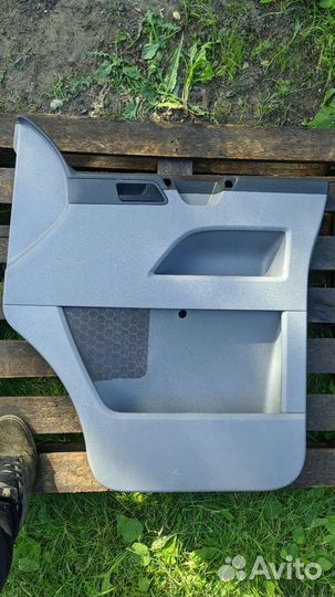 Обшивка двери VW T5