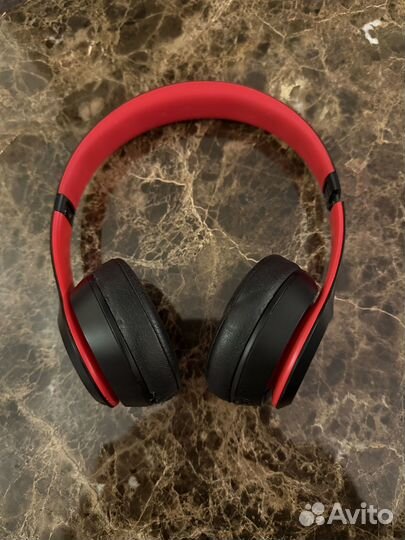 Beats Solo 3 Wireless Black and Red