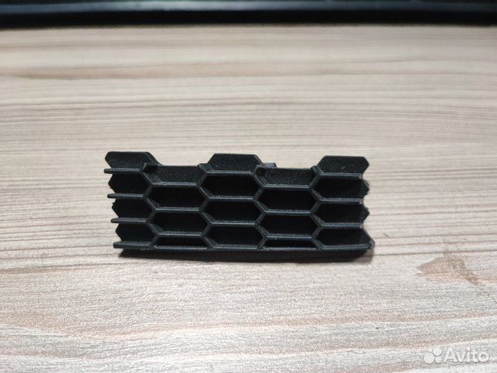 Заглушка буксировочного крюка Nissan Almera N16