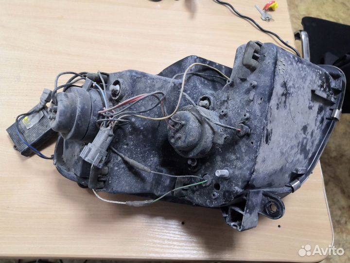 Фара infiniti g35 / Nissan skyline v35 2002