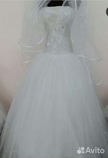 Свадебные платья. Продажа