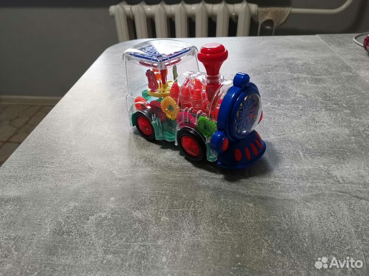 Игрушечный паровоз