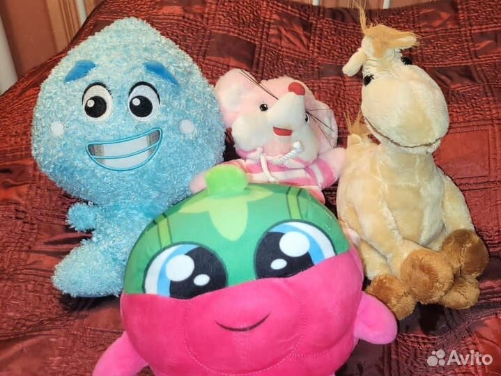 Мягкие игрушки пакетом+корзина Икеа для игрушек