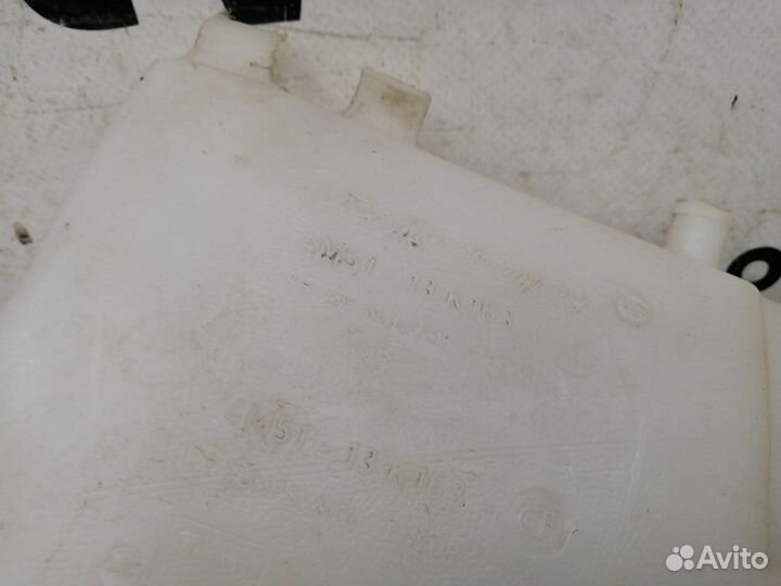 Бачок омывателя 4M51-13K163-AG Ford Focus