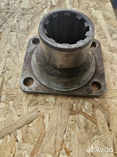 Фланец кпп камаз (квадр.) 14-1701240
