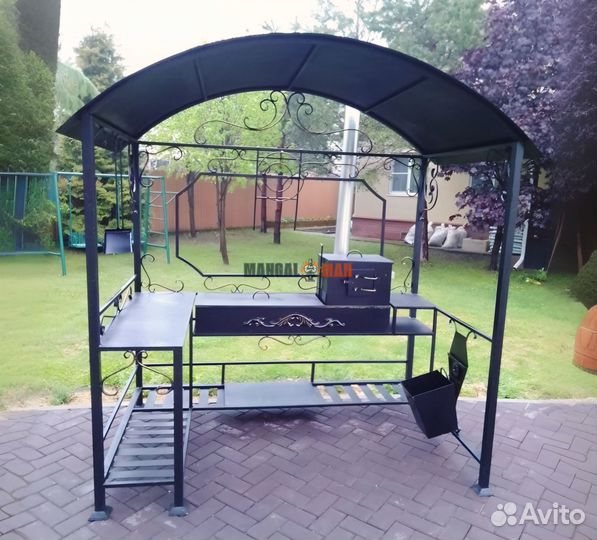 Мангал с крышей