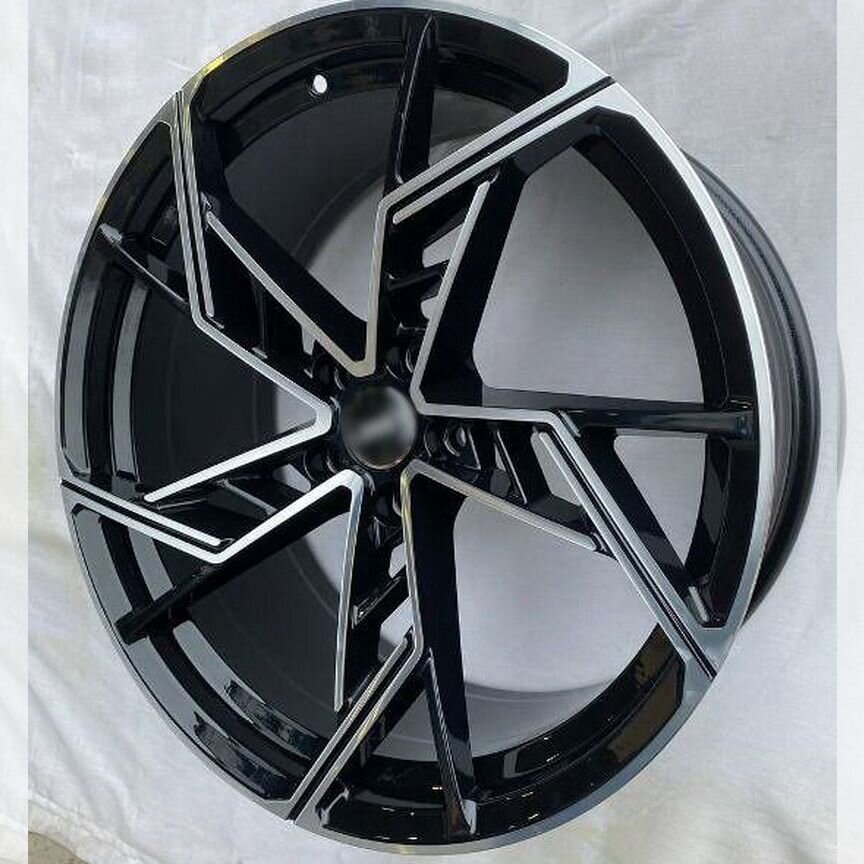 Replica DWS AU-5611 : 9x21 5*112 Et:26 Dia:66,6 BFP