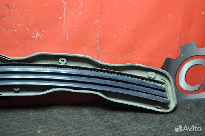 Решетка капота Mercedes-Benz E-Class W210