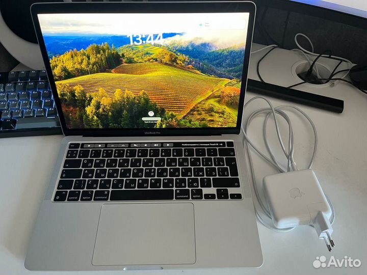 MacBook Pro 13 Silver(Apple M1/16GB RAM/256GB SSD)