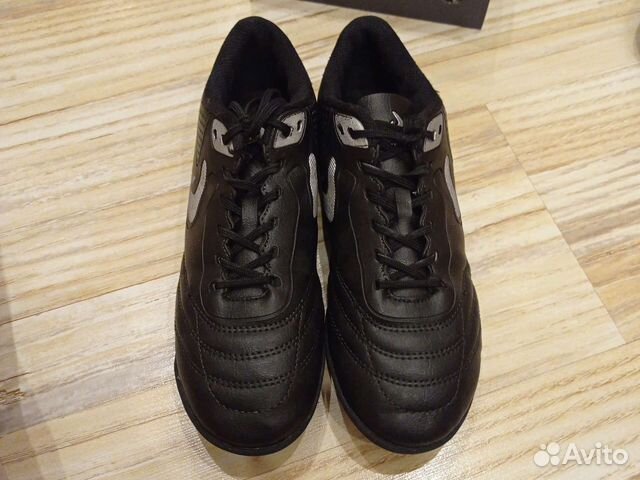 Футбольные бутсы