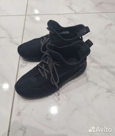 Кроссовки 35