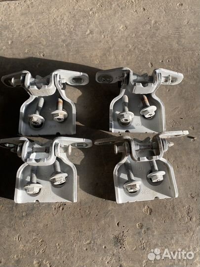 Петли дверей