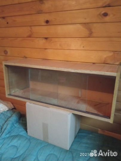 Полка навесная книжная